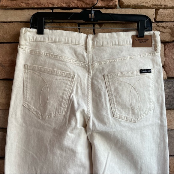 Calvin Klein Jeans High Rise 90’s Fit Ivory Denim Jeans NWT Women 29, 30 - Picture 5 of 16